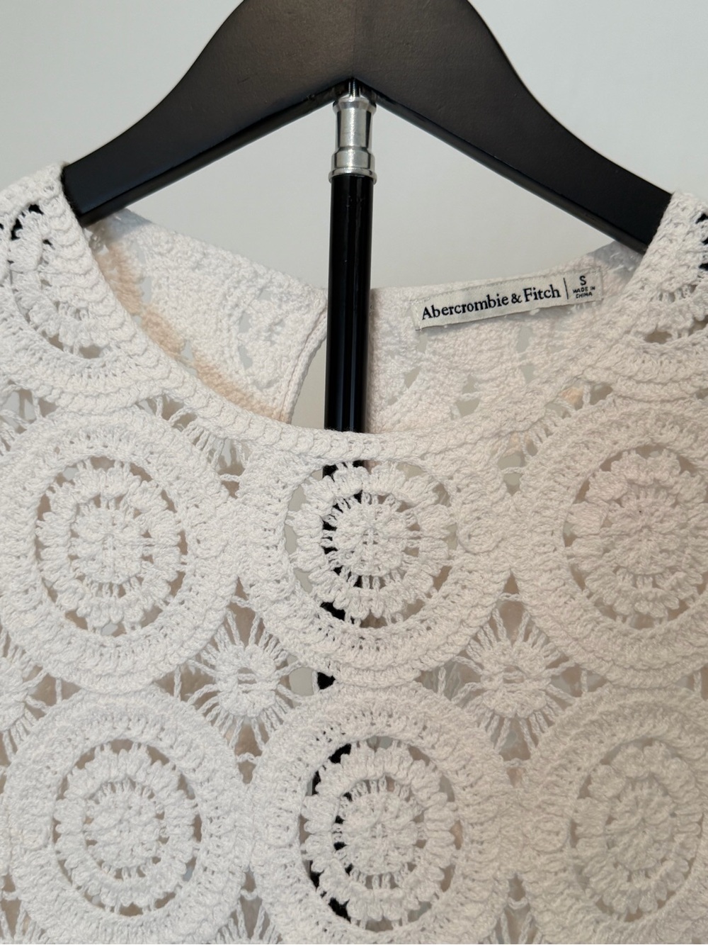Abercrombie & Fitch Crochet Medallion Tank Top | Size Small - Picture 9 of 14